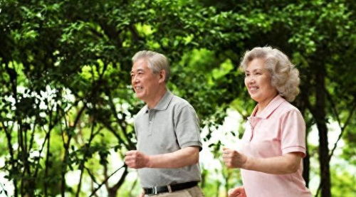 剛離婚，前夫留下400元銀行卡，三年后余額讓人淚目
